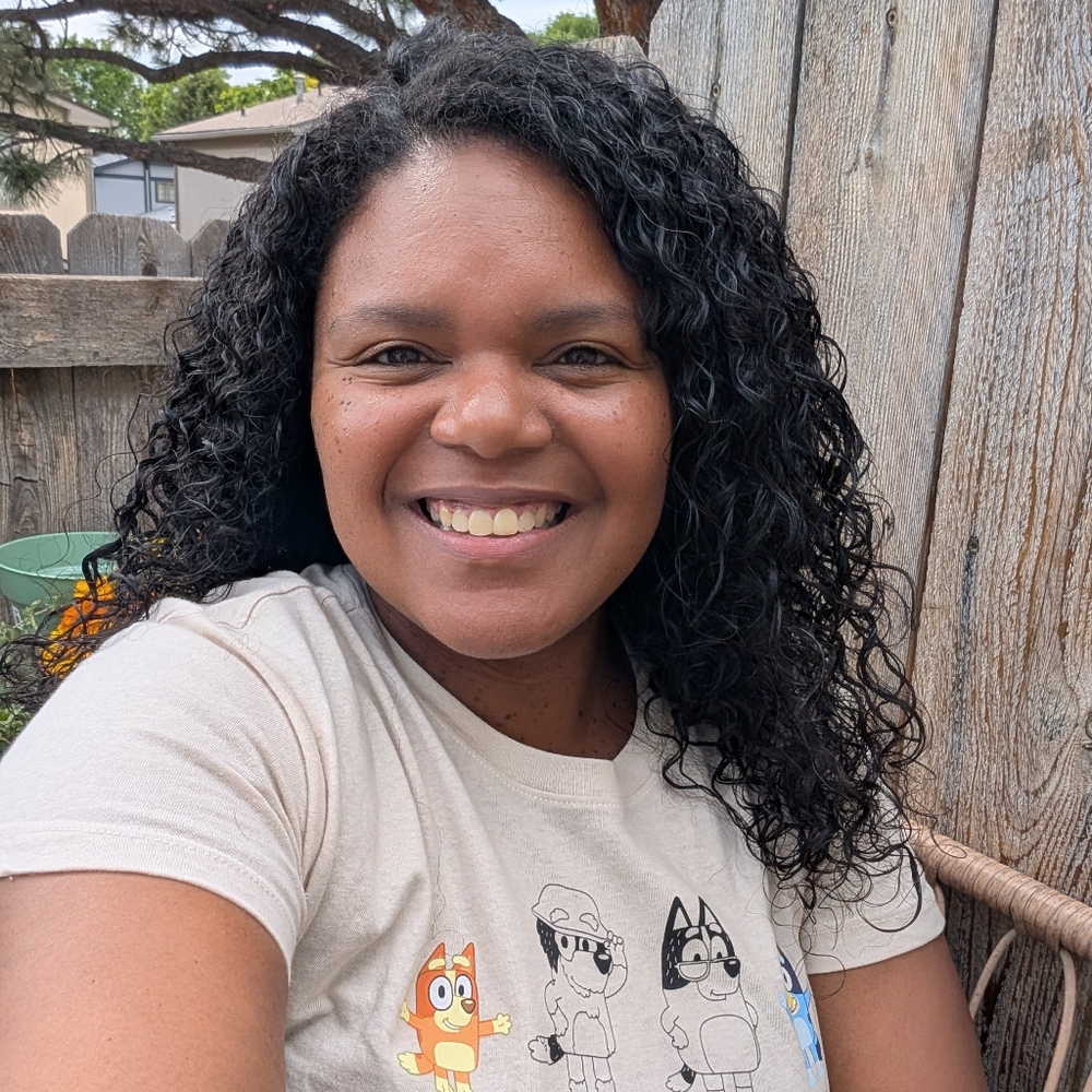 Meet your Posher, Crystal